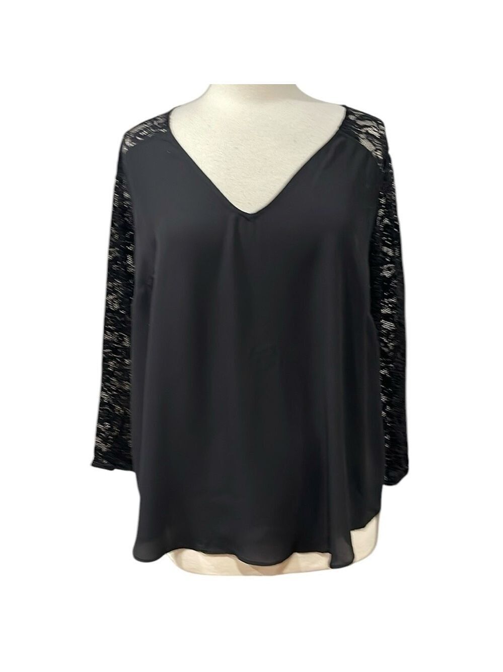 Torrid Lace Sleeve V Neck Dressy Top Long Lace Sleeves SZ 1  1X Black